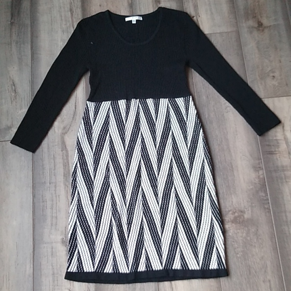 Studio One Black and White Geometric Knit Sweater Dress